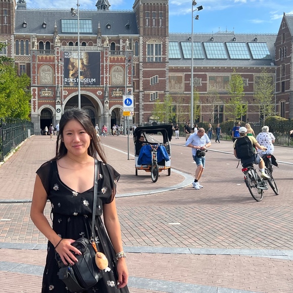 Meet your Posher, Lisa - Picture 1 of 1